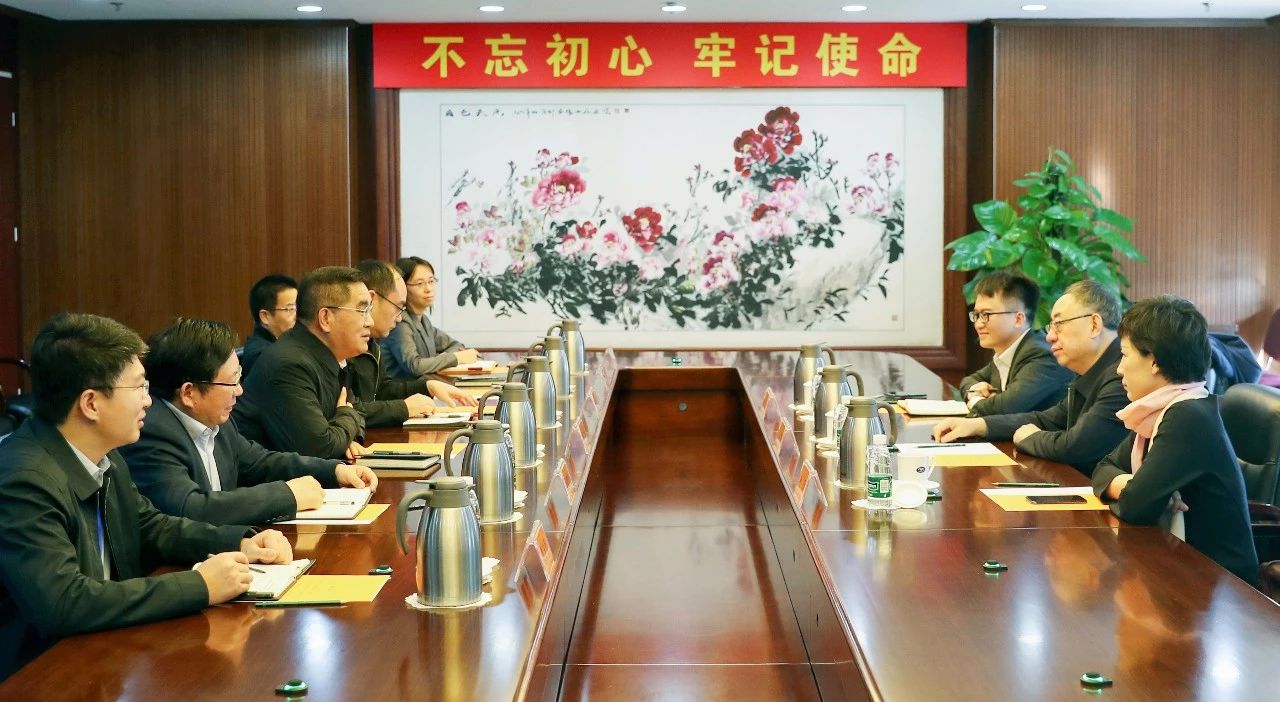 姜仁鋒會見中國國新黨委委員、總會計師劉學詩 